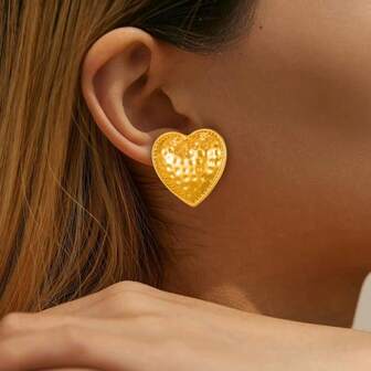 1 Pair Pleated Design Earrings, Minimalist Floral Heart Textured 18K Gold Plated Stud Earrings For Women