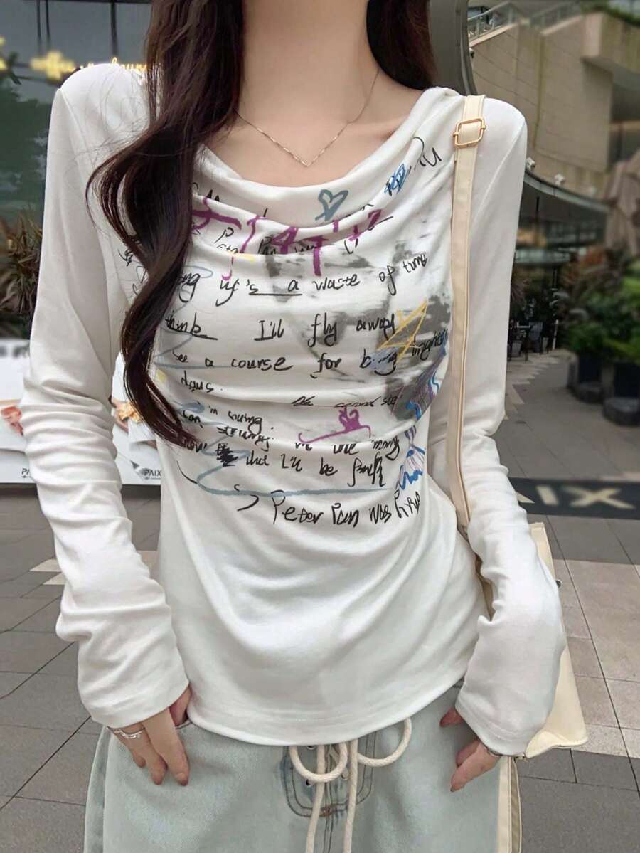 女士长袖印花连帽T恤，修身款，适合春秋季休闲穿着，白色