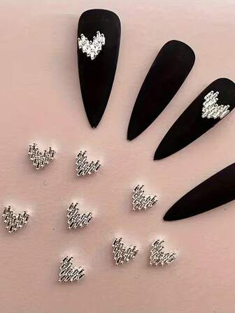 50 de accesorii pentru unghii 3D în formă de inimă, accesorii pentru unghii în formă de inimă cu dungi aurii și argintii, burghiu de unghii din aliaj de inimă în formă de inimă, decorațiune pentru unghii purtabilă, decorațiune pentru unghii din aliaj de Rin, artă pentru unghii lucrată manual, mini accesorii în formă de inimă cu dungi metalice