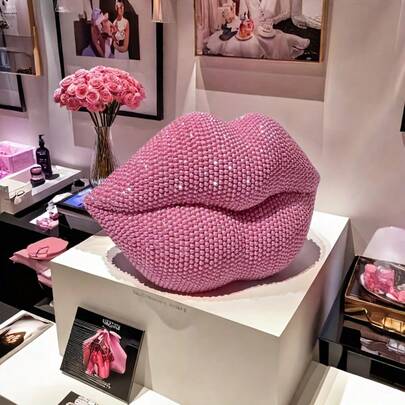 1件精美树脂唇形雕塑装饰品，用途广泛，适用于客厅、卧室、浴室、厨房、办公室、酒店、餐厅、酒吧、婚礼、情人节、母亲节、感恩节等场合。（两种尺寸：小号/大号）