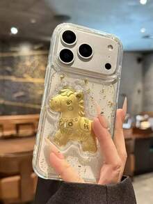 1个奢华透明环氧树脂金色闪粉手机壳，带3D小马图案，兼容 11/12/13/14/15/16系列，防滑保护套；1个卡通金色幸运小马环氧树脂手机壳，兼容 17/17Pro/17ProMax/17Air系列，柔软防震保护套；马年新年手机壳