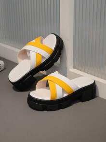 1 Pair Yellow & White Color Block Thick Sole Slippers, Comfortable Soft Leather Criss-Cross Strap, Classic Round Toe 3CM Chunky Heel, Slip-On Design, Fashionable & Cute Casual Beach Sandals, Suitable For Girls Aged 3-15 For Daily, Beach, Holiday Wear, Spring/Summer 2026 - White - View 6