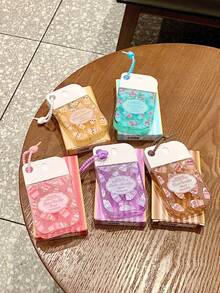 5瓶/1瓶 50毫升限量版香氛喷雾，节日必备。持久留香，中和异味净化空气，高品质产品，便携易用，适用于卧室、约会、衣橱、浴室、旅行和家庭聚会等场合，情人节、女士礼物、母亲节、婚礼、毕业季、圣诞节等节日送礼佳品。 - 多色 - 查看 5