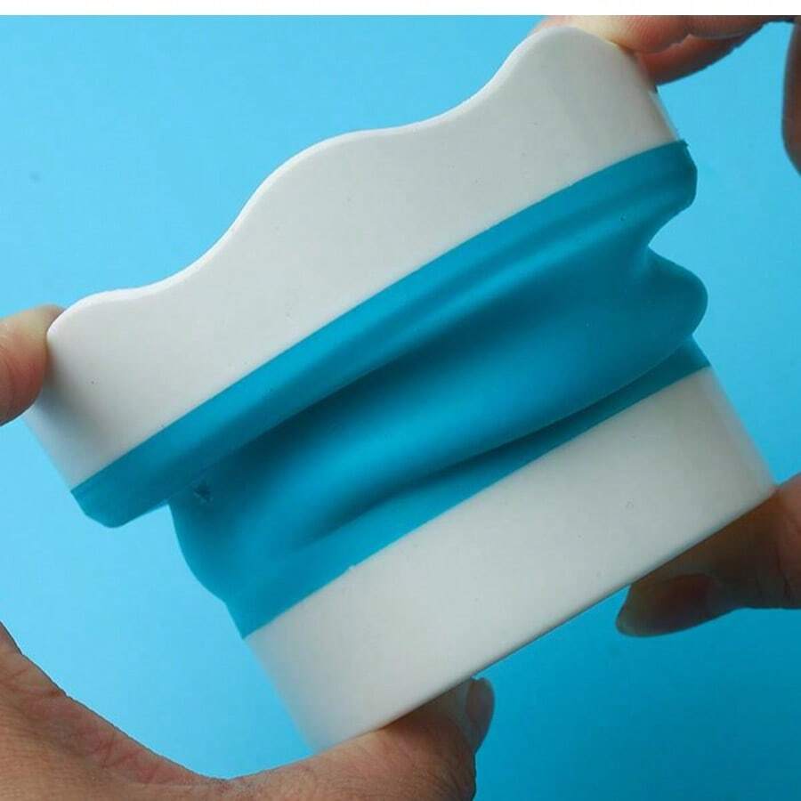 1pc INS Style Foldable Brush Holder, A Portable Collapsible Water Cup Designed For Art Lovers. With Leak-Proof Design, It Can Effectively Prevent Paint Leakage Whether Sketching Outdoors Or In The Classroom.