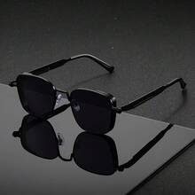 Square Metal Personalized Korean Chic Fashion Glasses, Suitable For Both Men And Women, Ideal For Music Festivals And Street Photography Accessories - Multicolor - View 2