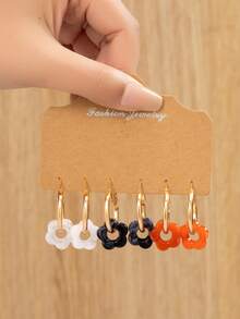 6/18pcs Hollow Flower Hoop Earrings. Featuring Multi-Color 5-Petal Floral Design With Hollow Center, Paired With Gold-Tone Metal Hoops. Suitable For Daily Wear, Travel, Vacation, Formal Events, And Festivals. Delivers A Fresh, Sweet, Energetic, And Youthful Aesthetic. - Multicolor - View 7