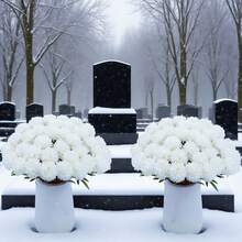 5pcs Artificial White Chrysanthemum Flowers - Lifelike Fake White Flowers - UV Resistant - For Home/Outdoor/Wedding/Apartment/Garden/Elegant Gravestone Decoration, Suitable For Funeral, Memorial, Thanksgiving, Halloween, Christmas, Autumn/Winter Decor