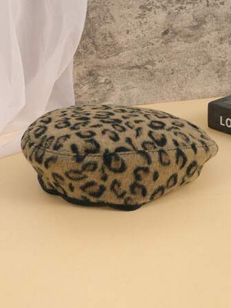 قبعة نيوزبوي مزينة بطبعة نمر من جلد البولي يوريثان للنساء، بتصميم أنيق وفني، مناسبة للارتداء اليومي والتسوق والسفر