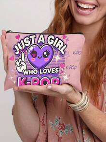 Esta bolsa de cosméticos con estilo K-Pop presenta patrones coloridos de K-Pop, es ligera y plegable con cremallera, lo que la convierte en una bolsa de aseo ideal para viajes. Es muy adecuada para mujeres y también es un gran regalo para fans de K-Pop, amigos y familiares (apropiada para ocasiones como Navidad, cumpleaños, graduaciones y aniversarios). Bolsa de maquillaje, bolsa de aseo, bolsa de viaje, artículos esenciales para vacaciones y cruceros, para hombres y mujeres