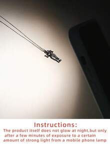 ATLVXJL 1 pieza Collar con colgante de corazón y abrazo que brilla en la oscuridad de color rosa, joya casual como regalo para mujeres y hombres, adecuado para uso diario y como regalo festivo