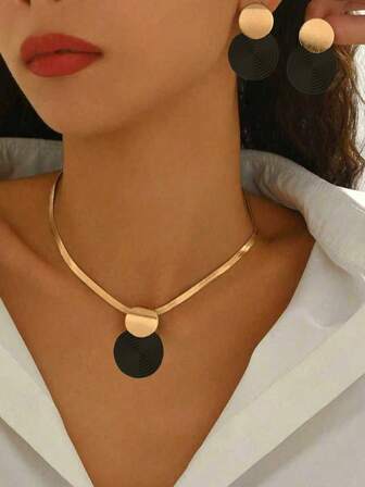 2pcs/Set New Autumn/Winter Creative Geometric Spiral Pattern Fashionable Elegant Versatile Casual Pendant Necklace Set