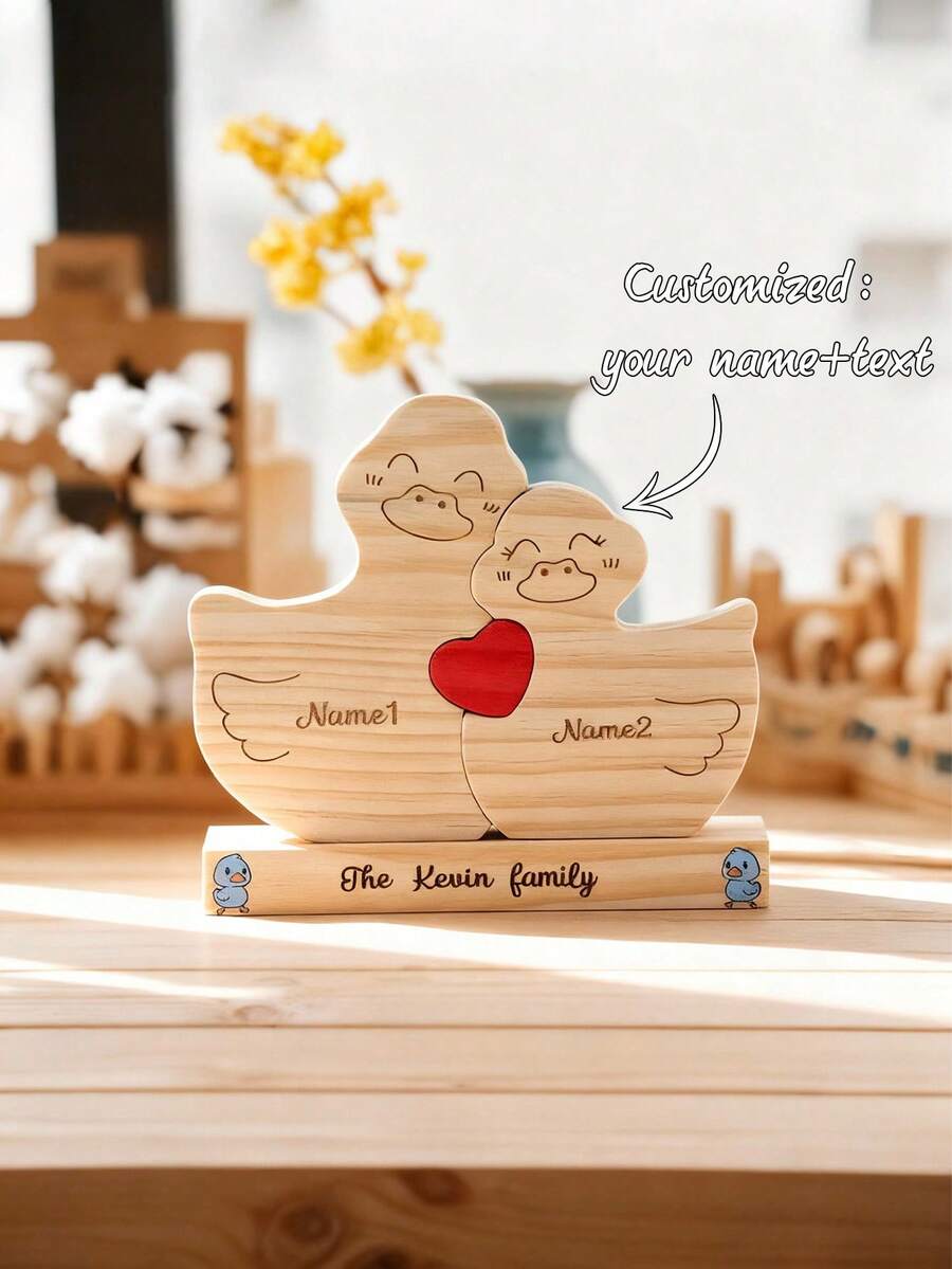 定制 2-5 个英文名字家庭鸭子木雕工艺组合拼图小雕像、桌面装饰、家居装饰摆件、母亲节、父亲节、情人节、感恩节、圣诞节、生日周年纪念毕业礼物，适合送给朋友、家人 - 原木色 - 查看 1