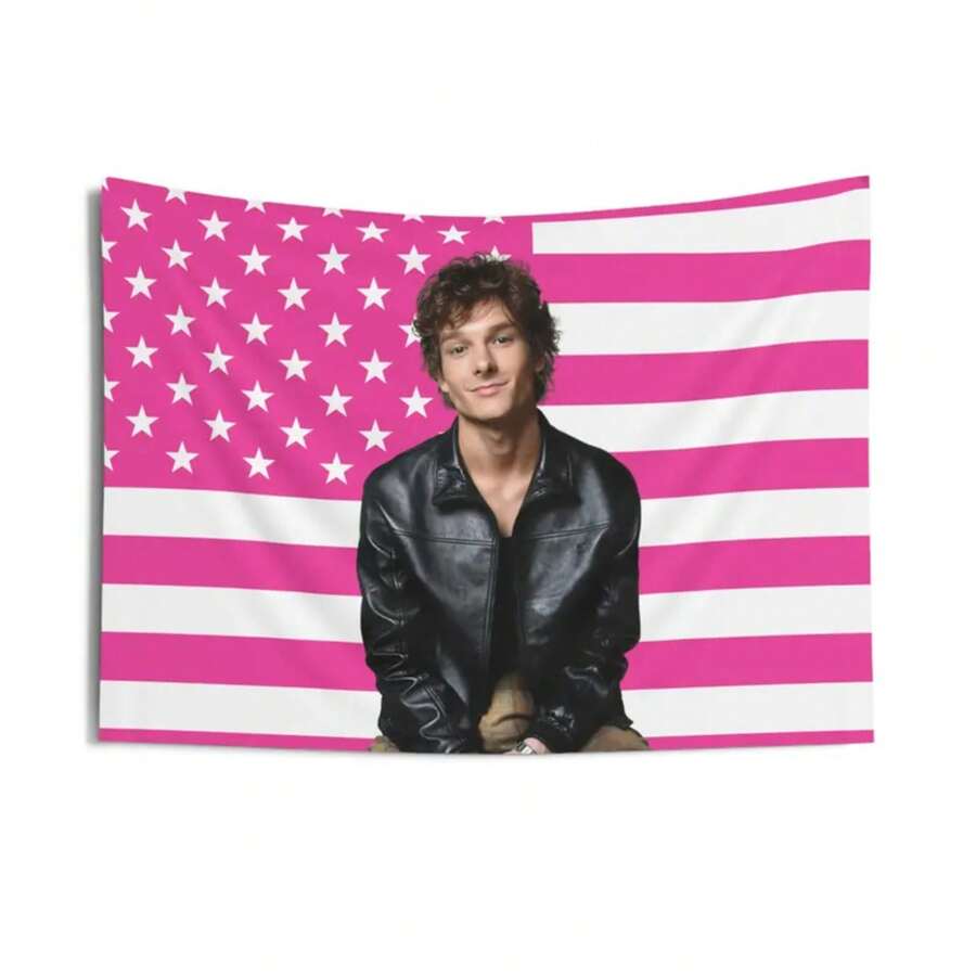 Mason Thames Black Leather Jacket Tapestries, Mason Thames Pink Flag, Mason Thames Indoor Wall Tapestries - Nhiều màu - Xem 1
