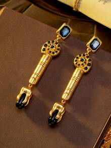 1 Pair Of Vintage Geometric Rhinestones Inlaid With Swirls, Finger Teeth Shaped Gold, Fashionable And Unique Earrings Suitable For Women's Daily Wear, Gifts, Dance Accessories