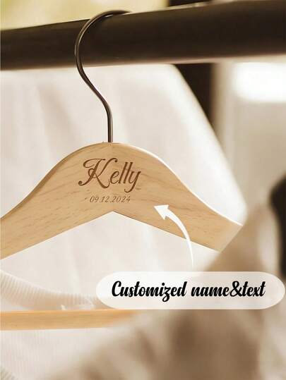 30 Perchas de madera personalizadas, perchas de alta calidad, perchas de madera premium delgadas, piezas de madera gruesas personalizables con nombre/texto y recubrimiento antideslizante, perchas de madera duraderas con gancho giratorio de 360° y muescas, percha de abrigo de madera delgada, estante de ropa de madera resistente, percha de pantalones, organizador de ropa, para camisas, chaquetas, vestidos, pantalones (Natural)