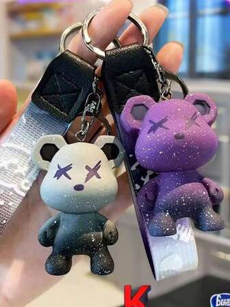 女士渐变色娃娃吊坠汽车钥匙扣，时尚百搭钥匙扣，适合情侣佩戴和日常穿搭搭配
