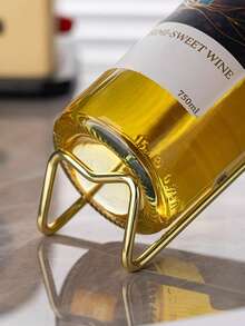 Giá để rượu để bàn 2 món, Giá để chai rượu bằng kim loại đơn giản, Giá để rượu, Giá đựng chai rượu, Cất chai rượu, Giá để rượu hoàn hảo, Giá để chai rượu trưng bày trên bàn, Quà tặng trang trí nhà bếp, Đồ dùng nhà bếp, Quà tặng hoàn hảo cho người yêu rượu, Thích hợp cho tủ, nhà máy rượu, quầy bar, tủ đựng rượu và tủ đựng thức ăn. - Nhiều màu - Xem 6