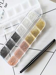 Caja de 12 piezas Cuentas metálicas de acero inoxidable de colores mixtos para decoración de arte de uñas, Mini bolas de caviar 3D de 1 mm, colgante plateado, perlas falsas, suministros para uñas, joyería para uñas