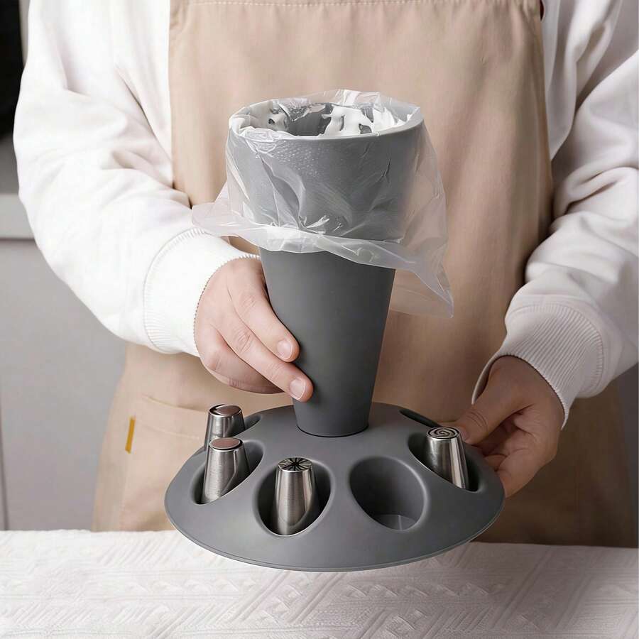 1个蛋糕装饰工具收纳架，不含不锈钢裱花嘴，19*21厘米裱花袋架，糖霜袋架，蛋糕裱花嘴架，烘焙用品（灰色），适用于学校培训、公司团队建设、蛋糕店，可作为毕业礼物、单身派对礼物、伴娘礼物、父亲节礼物、万圣节装饰品。 - 彩色 - 查看 1