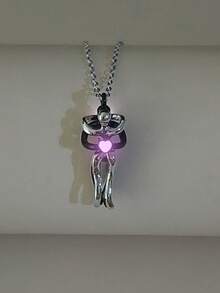 ATLVXJL 1 pieza Collar con colgante de corazón y abrazo que brilla en la oscuridad de color rosa, joya casual como regalo para mujeres y hombres, adecuado para uso diario y como regalo festivo