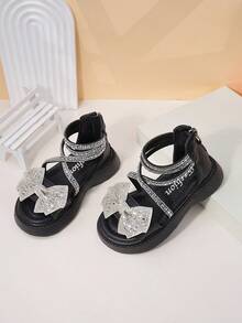 女童凉鞋，时尚中童及大童软底露趾水钻蝴蝶结平底公主沙滩凉鞋，夏季 - 黑色 - 查看 5