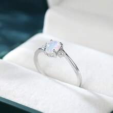 1 Peça Anel de Prata 925 com Opala Branca Oval e Detalhes de Diamante nas Laterais, Elegante e Refinado, Adequado para Noivado, Casamento, Aniversário, Dia dos Namorados, Uso Diário - Multicolorido - Visão 5