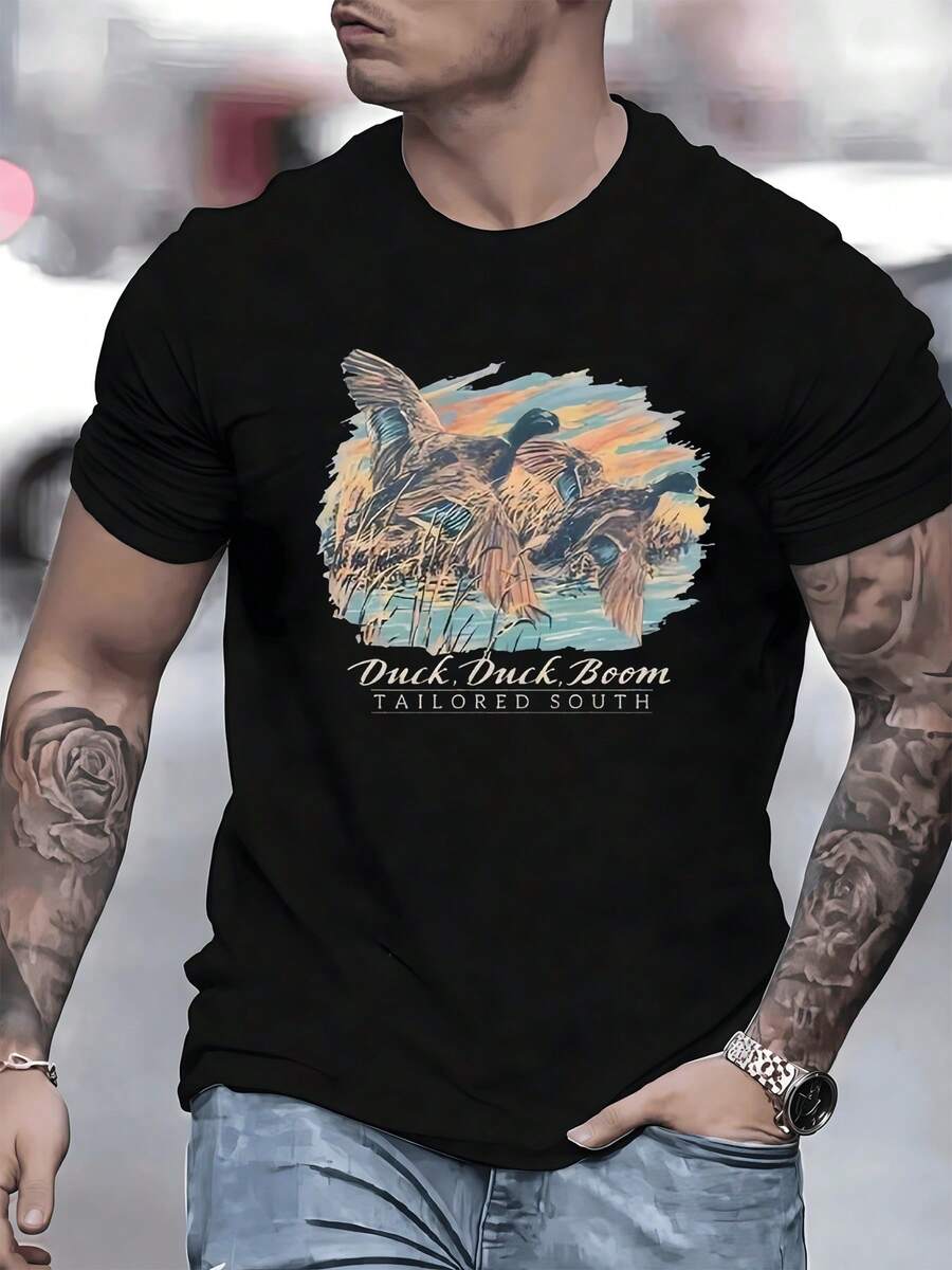 Wild Ducks Flying Over A Wetland Landscape At Sunset With Golden And Blue Reflections Creating A Feeling Of Freedom And Connection With Nature. Men's T-Shirt, 100% Cotton, 220g - 黑色 - 查看 1