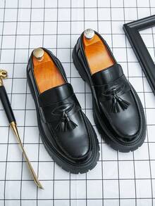 Men's Fashion Fringe-Trimmed Chunky-Soled Slip-On Loafers Luxurious Round-Toe Design Thick-Soled Slip-On Dress Shoes With Slip-Resistant Soles Casual Low-Heel Business Shoes For Office Wear - 黑色 - 查看 2