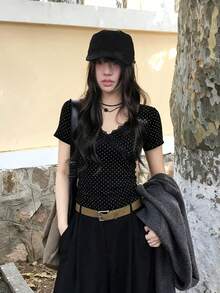蕾丝波点短袖V领修身套头衫，女士休闲黑色夏季款 - 黑色 - 查看 1