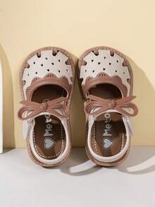 1双休闲时尚婴幼儿闭趾凉鞋，PU皮革拼接鞋面，柔软舒适，轻便，方便的魔术贴搭扣，适合室内、室外、玩耍、节日等场合搭配穿着。 - 米色 - 查看 2