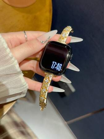 1 st lyxigt diamantarmband med blommor, kompatibelt med -armbandet för serierna 11/10/9/8/7/6/SE/5/4/Ultra 2 3, kompatibelt med -armbandet 49 mm (S10 S11) 46 mm 45 mm 44 mm (S10 S11) 42 mm 42 mm 41 mm 40 mm 38 mm, moderiktigt armbandstillbehör för kvinnor, inte täppt till, bekväm att bära, passar perfekt handleden