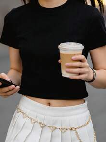 One Silver Metal Waist Chain For Women. The Waist Chain Exudes A Sense Of Luxury And Is Perfect For Summer. It Can Be Paired With Dresses, Used As A Decoration For Suits, And Is A Fashionable And Versatile Thin Belt Chain. It Is Suitable For Weddings And Can Be Given As A Valentine's Day Gift. - Heart-shaped Rhinestones - View 3