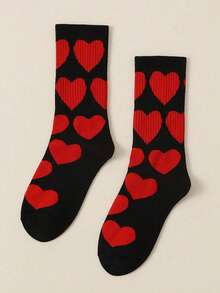 2/4 双装女士中筒袜，饰有红色爱心图案，黑白底色搭配红色爱心印花设计，舒适的罗纹针织袜口，浪漫时尚，适合日常穿着、情侣搭配以及情人节、母亲节等节日。 - 彩色 - 查看 6