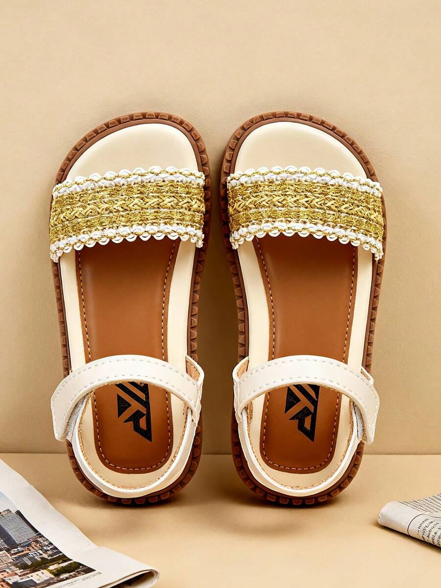 女童米色金丝编织装饰仿皮平底凉鞋，优雅奢华风格，适合夏季日常穿着、节日活动，设计时尚，鞋底柔软舒适，2026新款上市 - 金色 - 查看 1