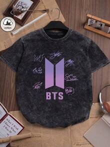 New American-Style 100% Cotton T-Shirt Suitable For Both Men And Women. Featuring Fun Retro K-Pop Cartoon Letter Pattern Printing. Comfortable, Retro And Fashionable Casual Outfit From The Korean Style, Suitable For Various Occasions. A Regular, Niche Punk-Style Fitted Black Round-Neck Short-Sleeved Washed T-Shirt. A Washed-Out Retro Series Of Comfortable Cotton T-Shirts. Easy To Create Retro Casual Clothing. Suitable For Daily Commuting, Casual Outings, Music Festivals, And Daily Wear. Classic Retro Style. Men's Printed T-Shirt, Women's Printed T-Shirt, Couple's Outfit. - 黑色 - 查看 6