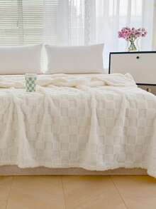 1条舒适柔软的抓绒毯，轻盈保暖，四季皆宜，可用于床上、沙发上、办公室——透气亲肤，可机洗。 - 白色 - 查看 2