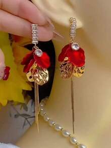 1 Pair European And American Classic Versatile Fashion Metal Red Petal Micro-Inlaid Zirconia Earrings, Stylish New Year Elegant Tassel Flower Earrings For Women - Multicolor - View 10