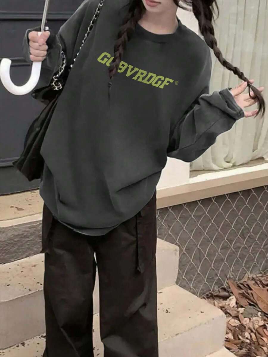 女士简约纯色深灰色打底衫，宽松百搭，适合日常、居家、通勤、街头穿着，Y2K风格，双面撞色字母印花圆领长袖上衣 - 深灰色 - 查看 1