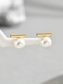 1 Pair 18K Gold Plated Cylinder Pearl Stud Earrings, French Retro Luxury Earrings, European And American Ins Style Commuting And Dating Accessories Jewelry - White - View 2