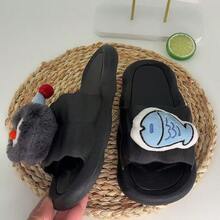 Girls' And Ladies' Popular Slippers, Versatile Cool Slippers, Summer Home Slippers, Couple's Dormitory Solid Color Simple Striped Slippers, Round Toe New Home Bathroom Anti Slip Flat Slippers, Ladies' And Boys' Black Anti Slip Universal Outdoor Wear, Indoor Home Bathroom Shower Slippers, Men's Slippers - Black Petals [Penguin] - View 5