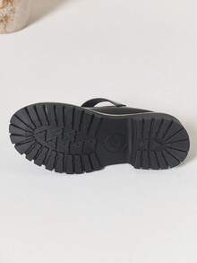 女士黑色漆皮心形搭扣乐福鞋，厚底英伦风真皮鞋，女士时尚休闲圆头套脚乐福鞋，厚底女鞋 - 黑色 - 查看 8