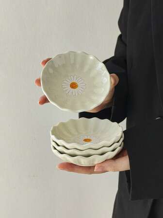 1个/2个/4个日式雏菊陶瓷小碟，刺身装饰碟，鱼子酱碟，开胃菜碟，精致小碟，小吃碟，家用酱油醋碟