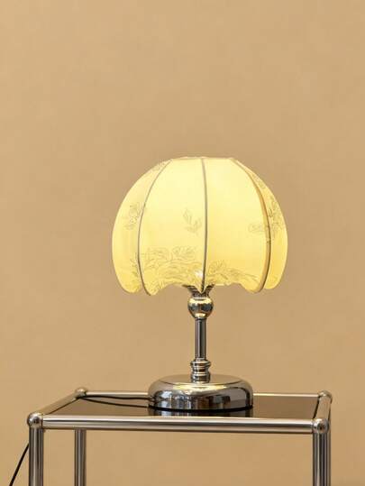 1pc USB Powered Patterned Fabric Desk Lamp, Retro Lamp, Suitable For Bedside, Hostel, Dining Room, Camping, Minimalist Warm Light Atmosphere Lamp