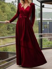 Elegant Women's Long Vintage V-Neck Belted Bowknot Dress - Fitted Silhouette, Perfect For Parties And Social Events - Minimalist Vintage Style - The Perfect Choice For Christmas