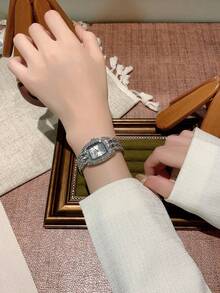 1pc Women's Quartz Watch, Minimalist New Design With Rhinestones, Elegant & Fashionable, Versatile For Casual Wear - Silver - View 3