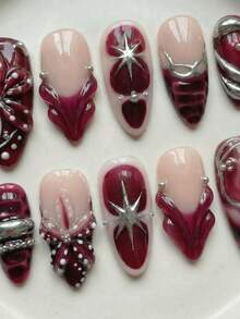 美甲大改造 – Y2K 10片装秋冬中长杏仁形手工按压式美甲贴片，红色渐变波点法式美甲贴片，饰以手绘花朵和水滴形银色3D浮雕、链条、仿珍珠和银珠3D装饰，可拆卸可重复使用美甲套装（包含美甲胶水和指甲锉） – 美白哥特风优雅可爱圣诞美甲用品 - 紅木色 - 查看 2