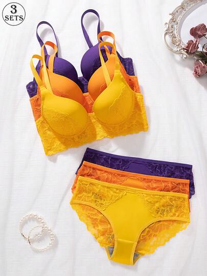 6件套蕾丝边女士内衣套装，三角裤，职业装设计，钢圈文胸强力提拉支撑，塑造圆润丰满的胸型，舒适贴身的三角裤采用三排钩扣设计，适合职业女性日常穿着。