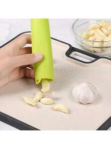 1pc Silicone Garlic Peeler, Kitchen Garlic Peeling Tool, Effortless, No Mess Hands, Manual Garlic Peeler, Easy To Use Kitchen Garlic Peeler, Silicone Garlic Peeler, Manual Garlic Press, Garlic Peeling Tool, Kitchen Tool (Needs Knife Prepping Before Use), Manual Garlic Press - Multicolor - View 3
