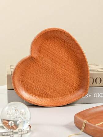 1个高品质心形木质托盘，有大号和小号可选，适用于餐厅、家庭、咖啡馆、茶水托盘、甜点盘等。