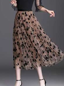 Belala Moda Floral Skirt In Flocked Knit, Versatile Midi-Length Skirt - 卡其色 - 查看 3
